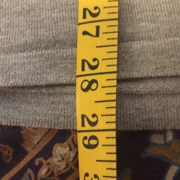 Onea Women’s Sweater Black Gray Color Block Size L Zips in back EUC - Picture 8 of 10